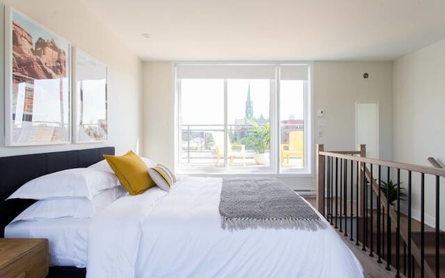 Spectacular and Modern Little Italy Penthouse