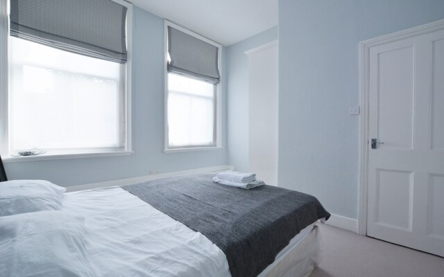 The Knightsbridge Apartment