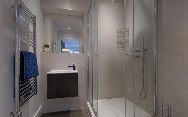 Gorgeous Spacious 2 Bed 2 Bath Apartment