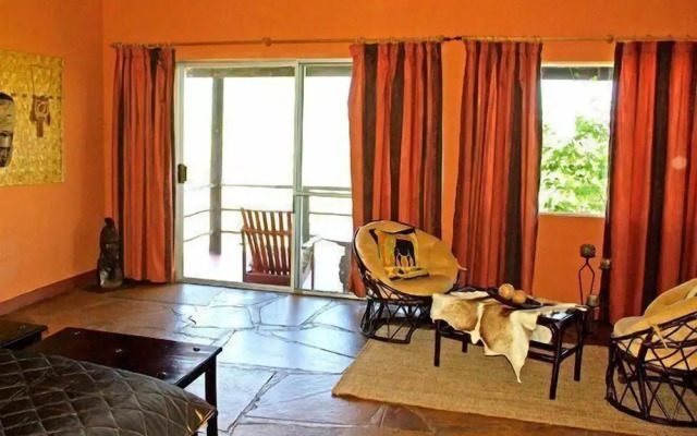 Toko Kamanjab Lodge & Safari