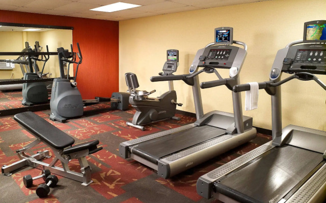 Courtyard by Marriott Savannah Midtown