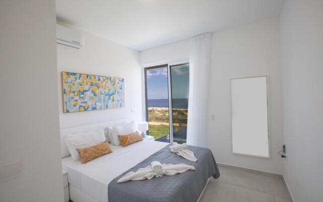 Artizan Seafront Villa 5