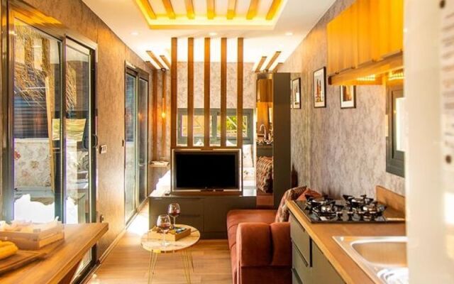 Mia House