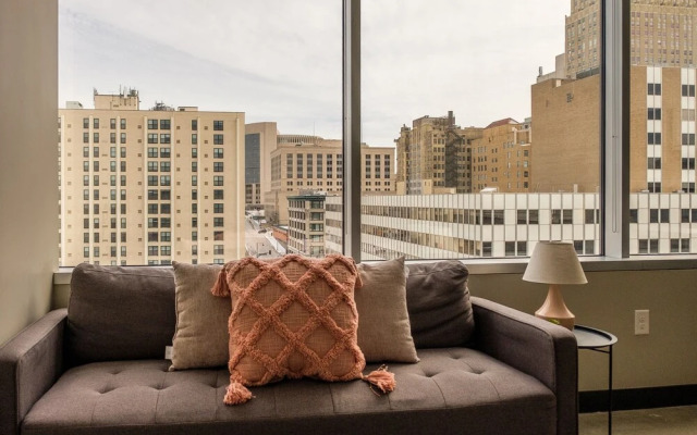 FRONTDESK Flashcube Apts Downtown Kansas City