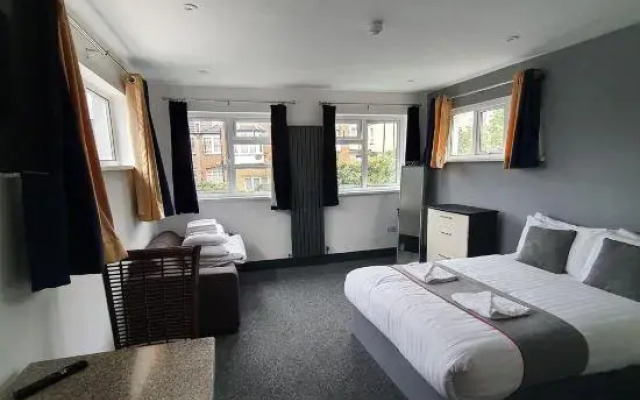 OYO Devine Beach Hotel, Westcliff Southend-On-Sea