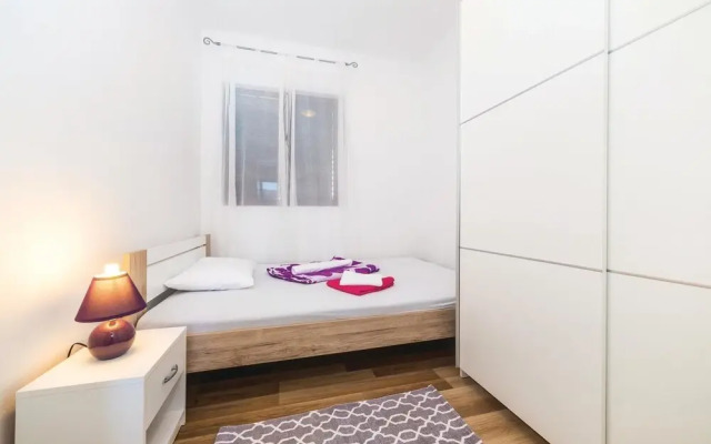 Beautiful Home in Marina With Wifi and 7 Bedrooms