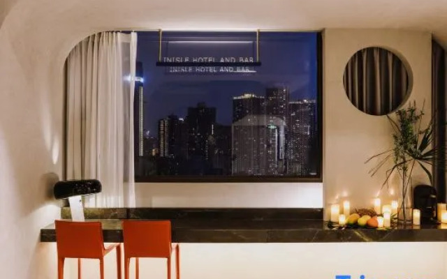 INisle|Skyview Hotel&Bar