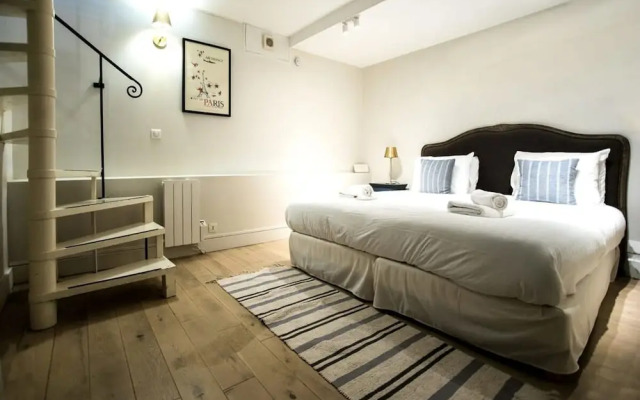 Classy Bourgeois Chic 2 Bedroom Apt in Le Marais