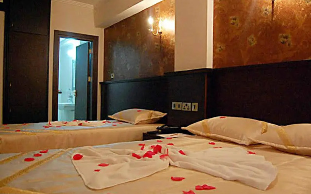 Grand Center Boutique Hotel
