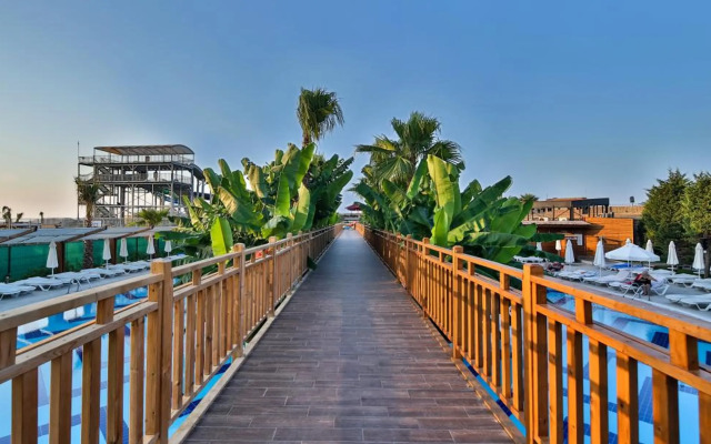 Saturn Palace Resort