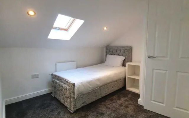 Fantastic New Room-4