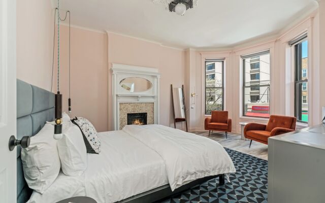 The Neighborhood Hotel - Lincoln Park