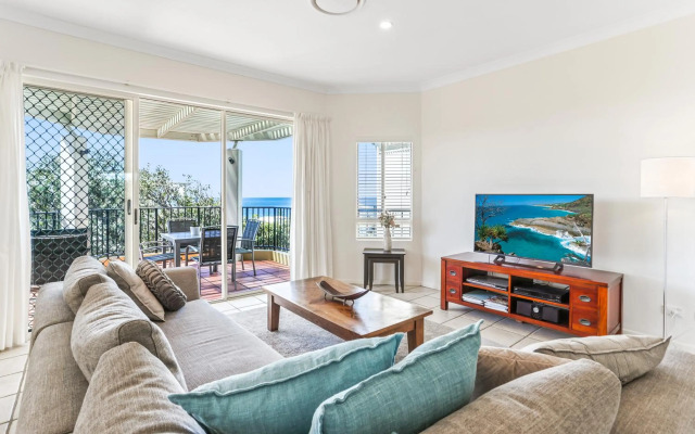 Cosy apartment with ocean views, Sunshine Beach