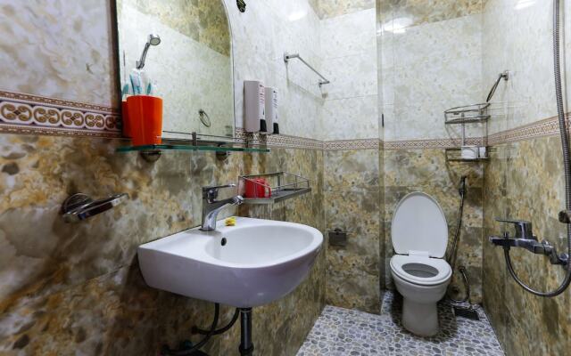 Anh Quoc Hotel