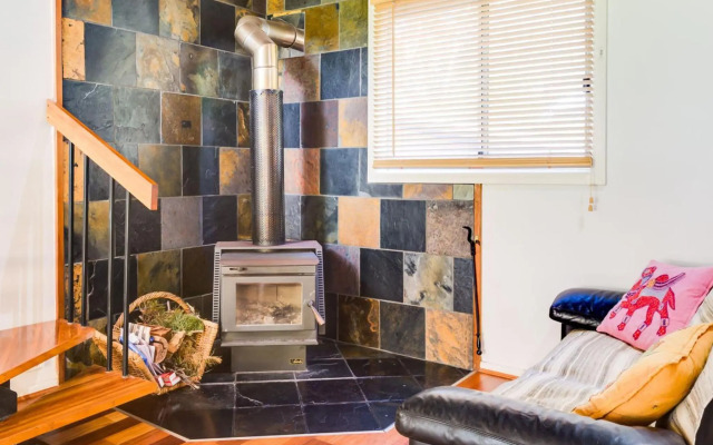 Shanti at Hyams Beach 4pm Check Out Sundays