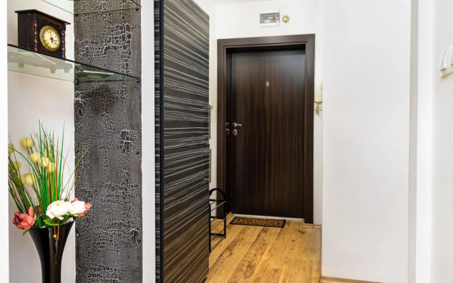 Nice 1BD Apartment next to Medical University