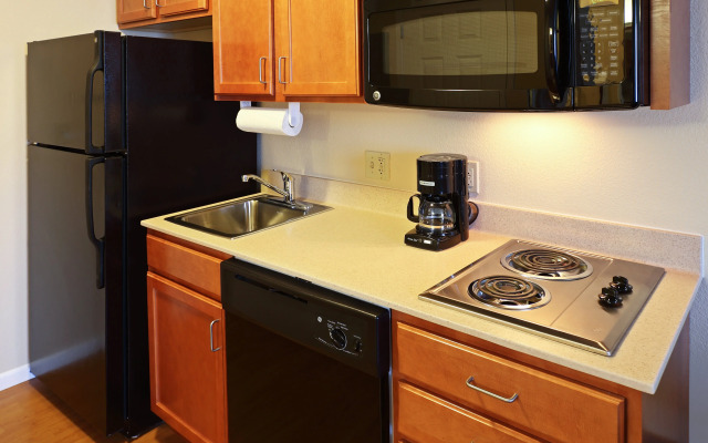 Candlewood Suites Fayetteville – University of Arkansas by IHG