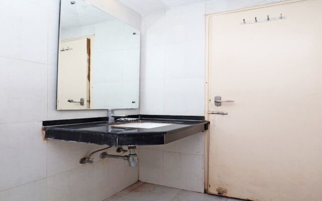Oyo 28796 Hotel Rajhans
