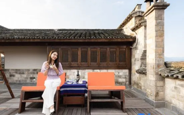 Huangshan Yi County Jinyuxuan – People – Huangshan