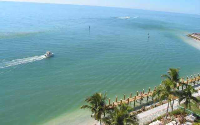 Marco Island Vacation Pool Homes