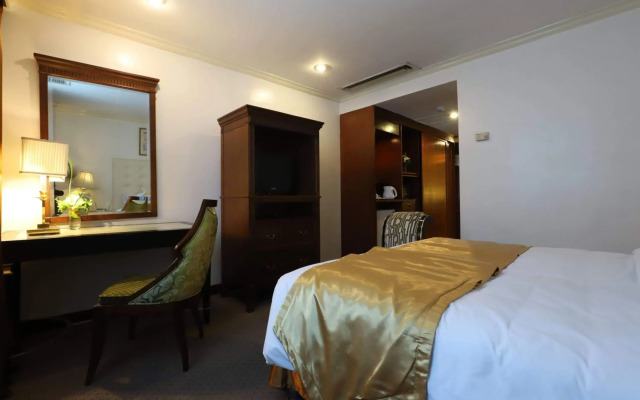 Tiara Oriental Hotel