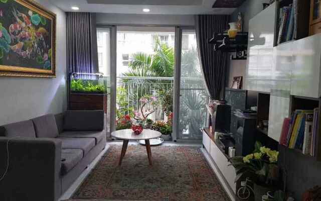 Modern Apartment in Scenic Valley Phu My Hung D7