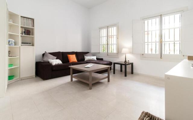 CN PARKING INCLUIDO Apartamento 2D en zona monumental