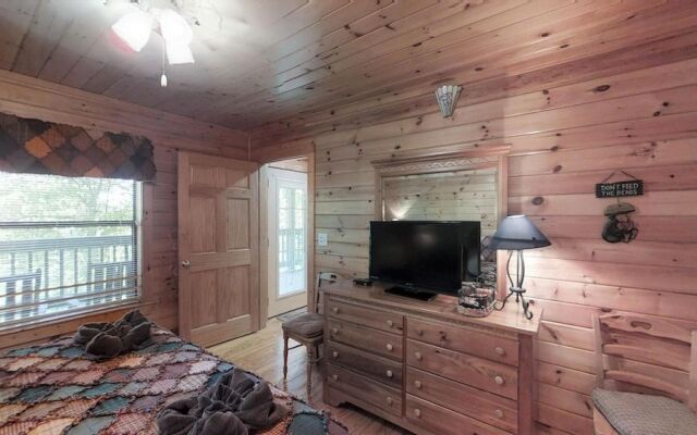 Bearly Visible - 2 Br Cabin