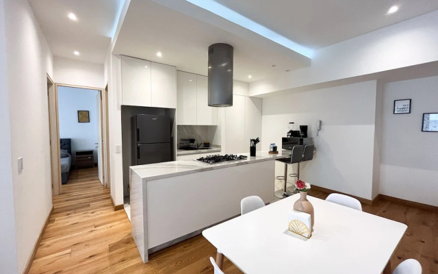 Modern Condesa Getaway w Terrace & Pool