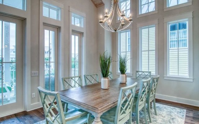 Seaside Sojourn 111 LA