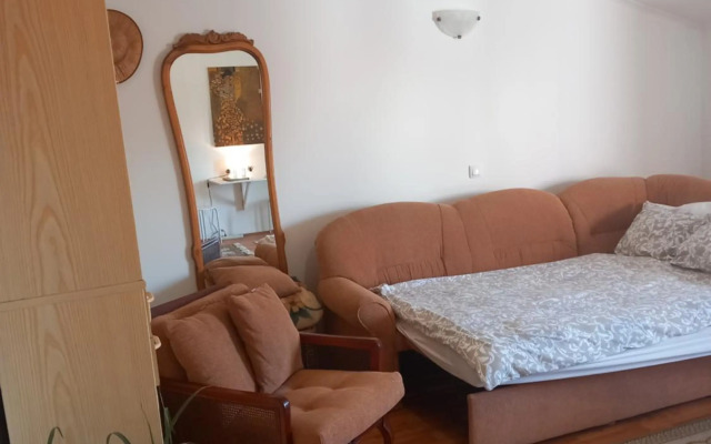 Cosy Rooftop studio with balcony