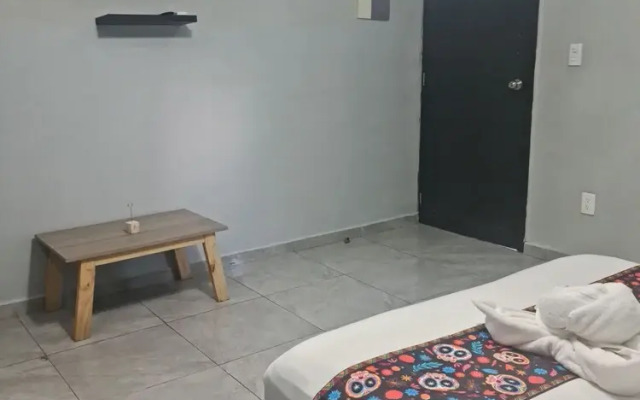TJ Apartments, Calle 6, PDC