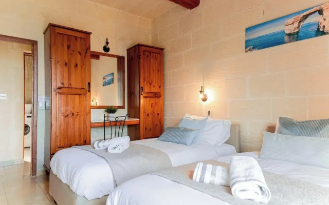 Villa Savona Sleeps 7 With Private Pool