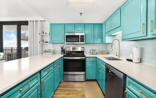 Phoenix III 3031 Beachfront End-unit