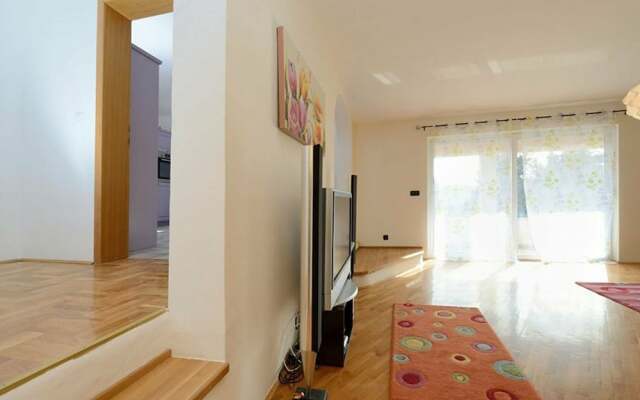 Lovely Villa in Vir With Swimming Pool