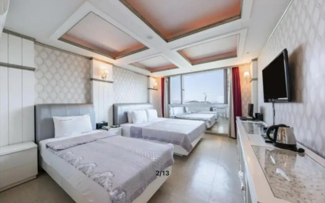 Yeosu Beach Hotel