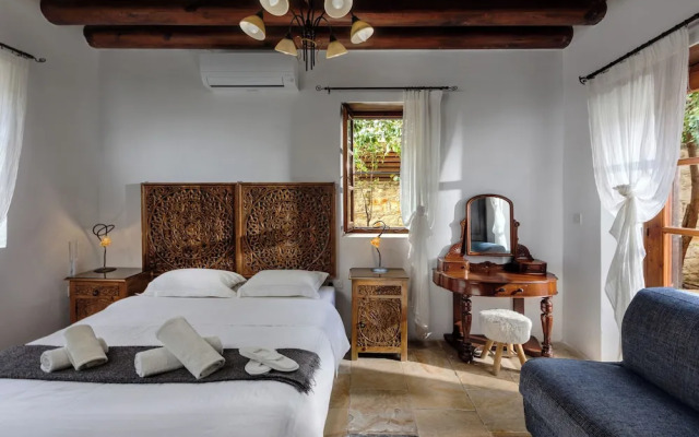 Oinoessa Traditional Boutique Houses