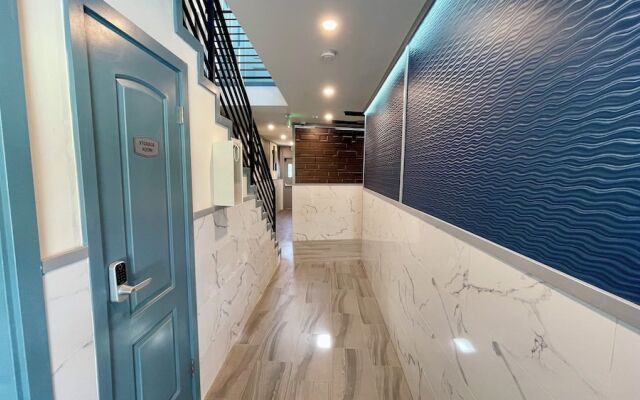 Quintessence ApartHotel