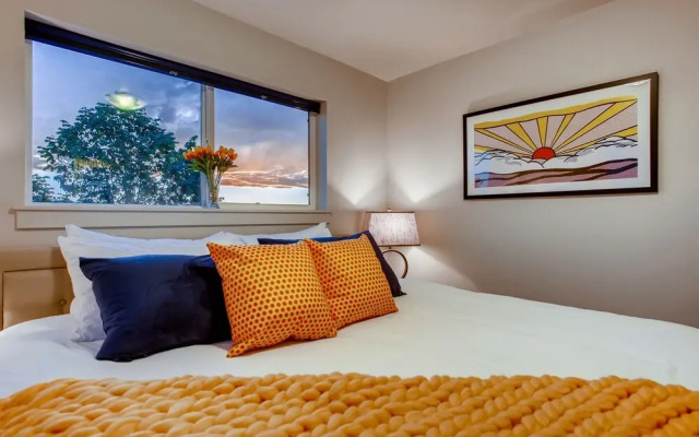 Old Town Swank - Brand New to Brewery District!