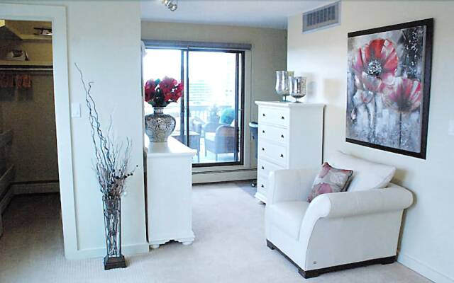 Corporate Suites of Calgary - Rosewood Estates