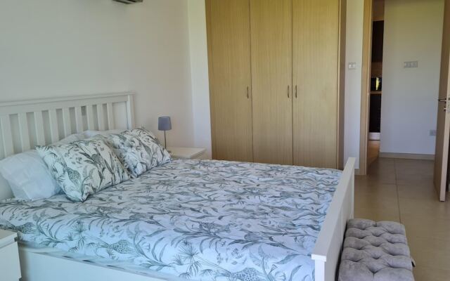 Spacious 2-bed Apartment in Sotira With Pool