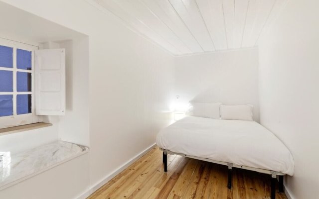 Beautiful 1-Bedroom Apt in Lisbon - NO TV -