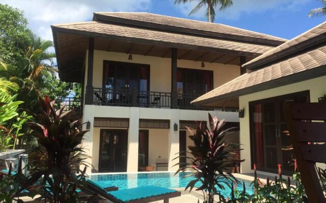 Private 4 Bed Villa in Maenam Ko Samui