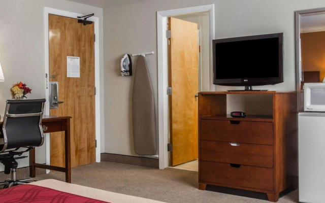 Econo Lodge Lake Region