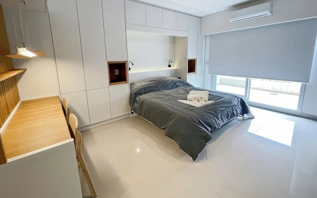 Studio Luxury Balcony Pool