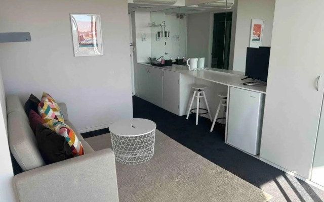 Cosy studio with a large balcony and a great view!