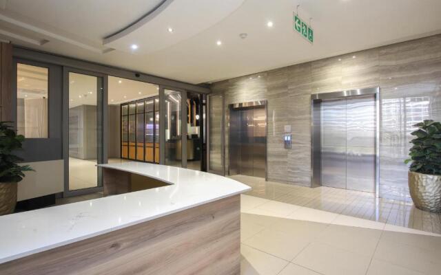 Sandton Smart Apartment Fourteen