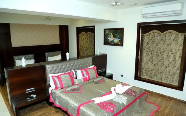 The Royal Bharti Hotel