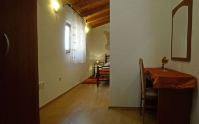 Kuzma Rooms and Apartments