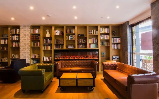 James Joyce Coffetel Guangzhou Railway Station Sanyuanli Metro Station